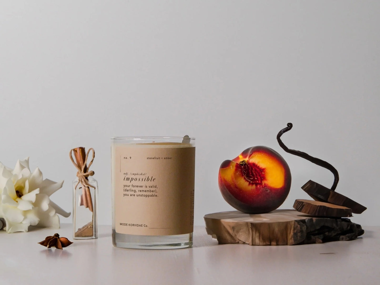 MODE KORVIDAE NO. 9 IMPOSSIBLE CANDLE - stonefruit + amber